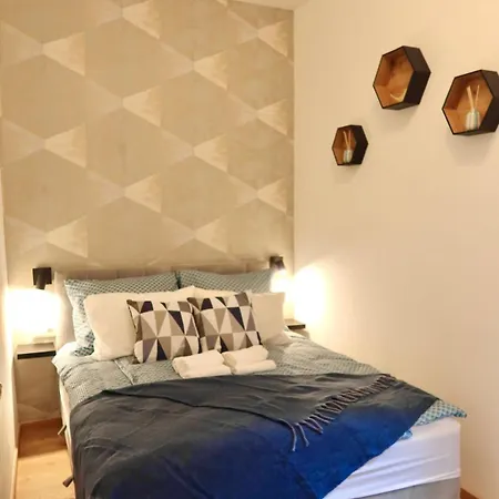 B 13 Apartament *